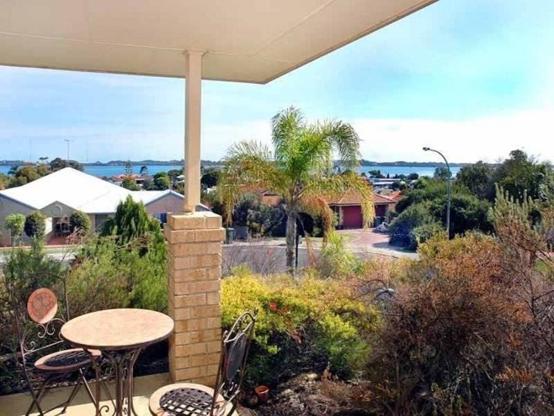 8 Batavia Place, AUSTRALIND WA 6233, Image 0