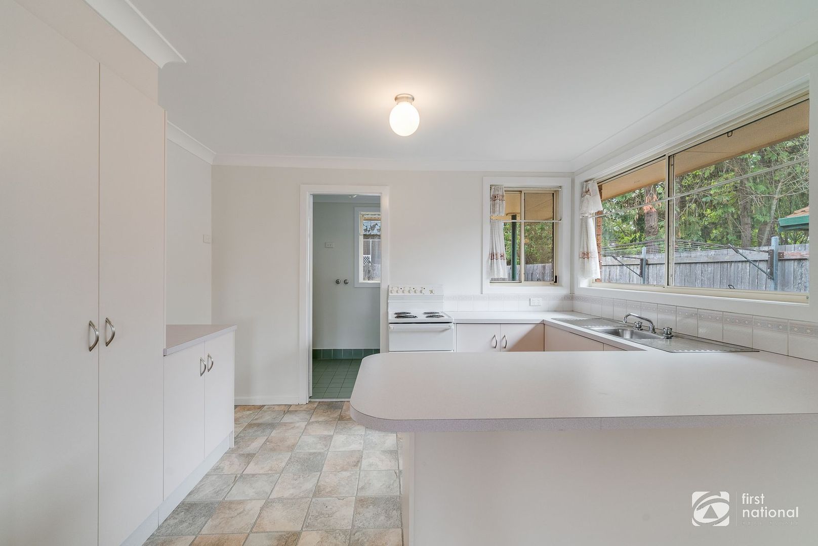 2/20 White Avenue, Armidale NSW 2350, Image 2