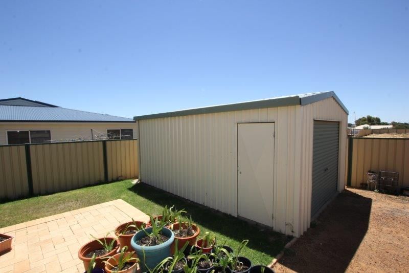 9 McGinniss Way, Merredin WA 6415, Image 2