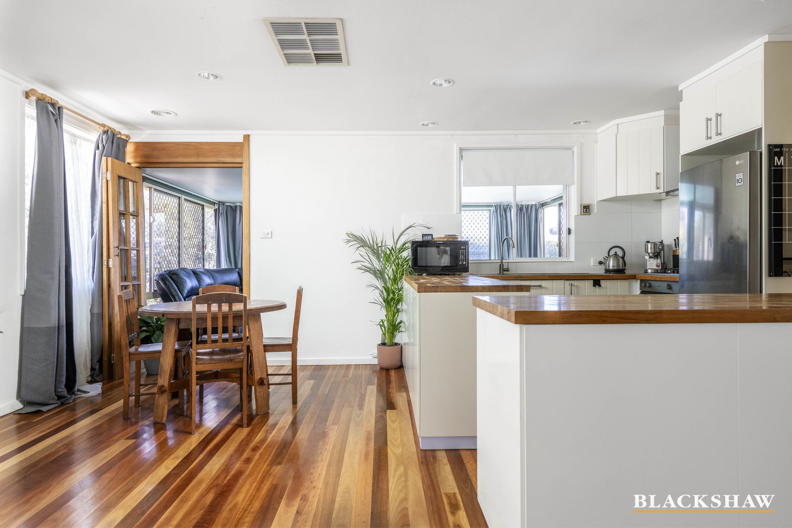 18 McCabe Crescent, Holt ACT 2615, Image 2