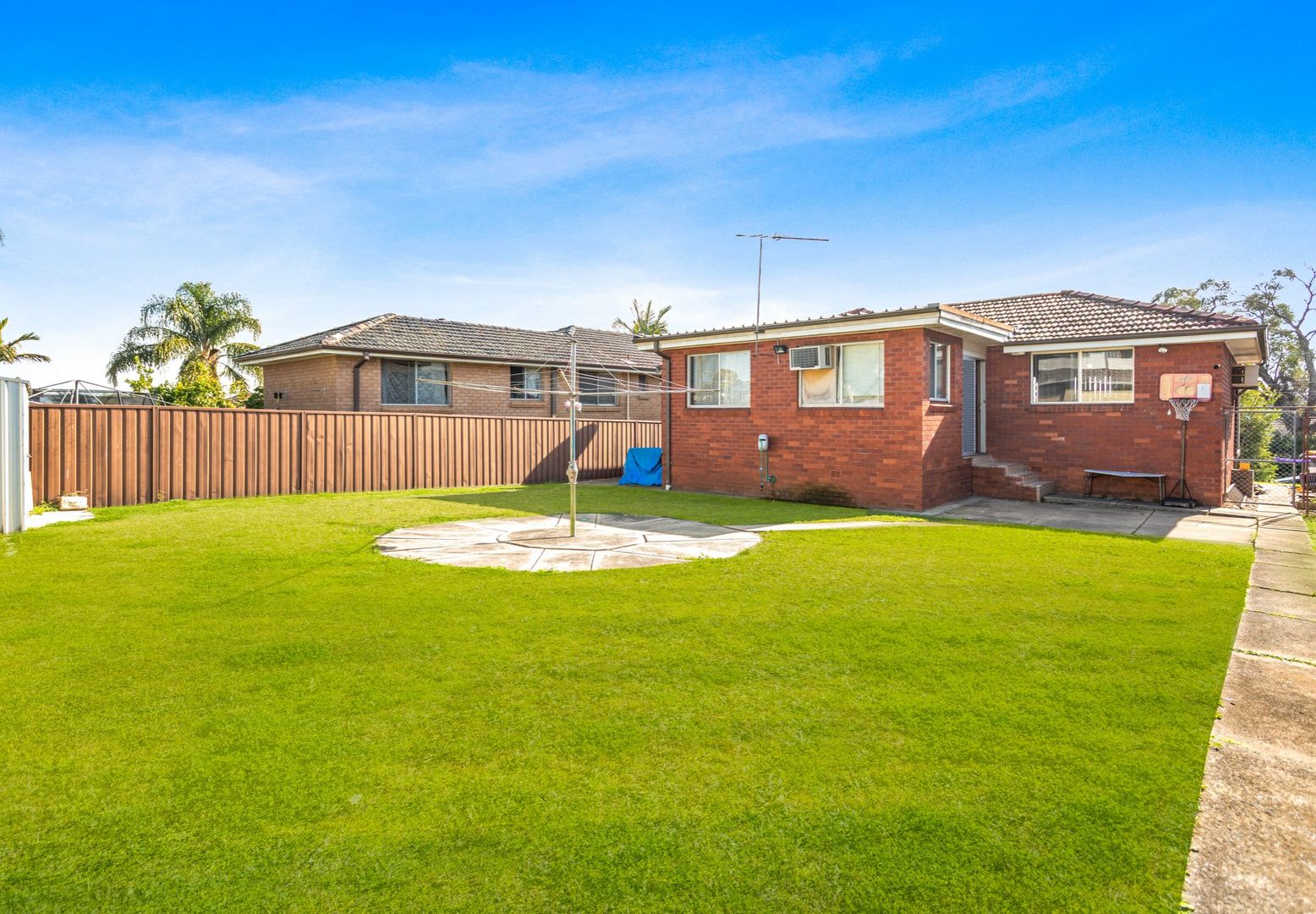 95 Oak Drive, Georges Hall NSW 2198, Image 2