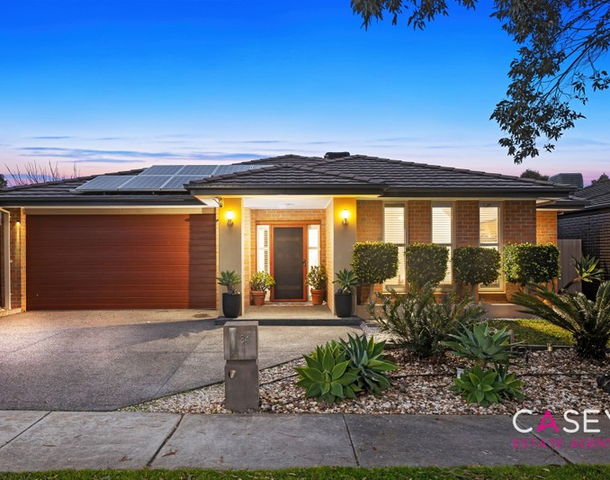 34 Nature Circuit, Cranbourne North VIC 3977