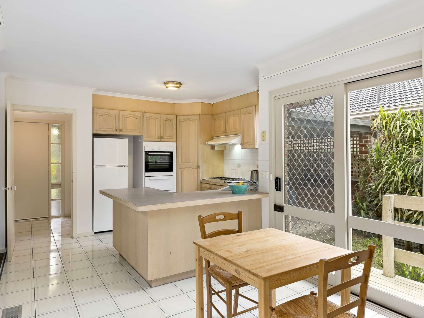 1/10 Gillard Street, Burwood VIC 3125, Image 1