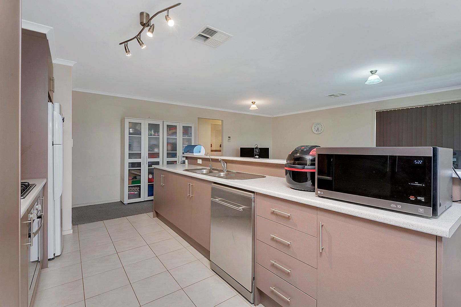 22 ENTERPRISE CIRCUIT, Andrews Farm SA 5114, Image 2