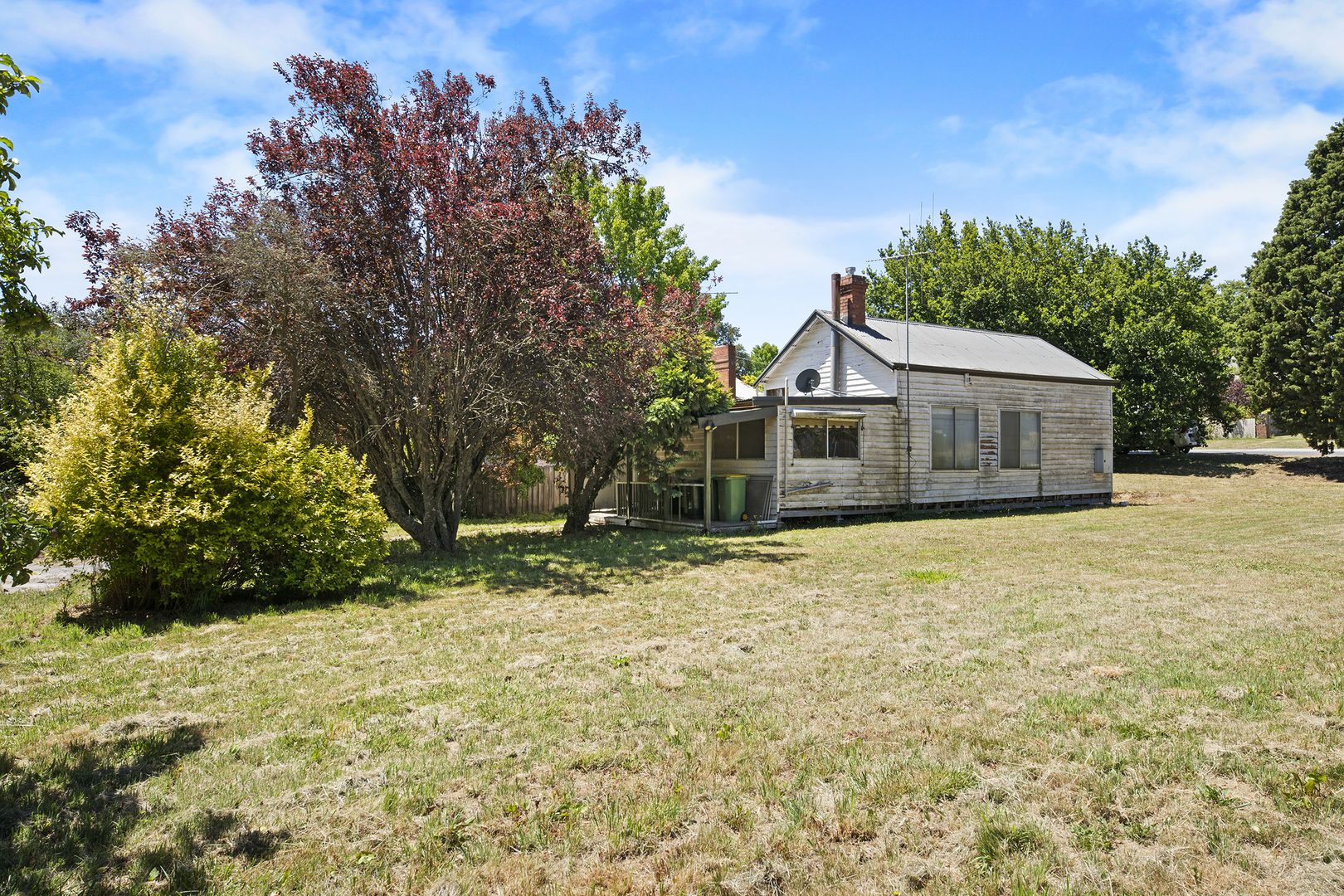 7 Templeton Street, Woodend VIC 3442, Image 2