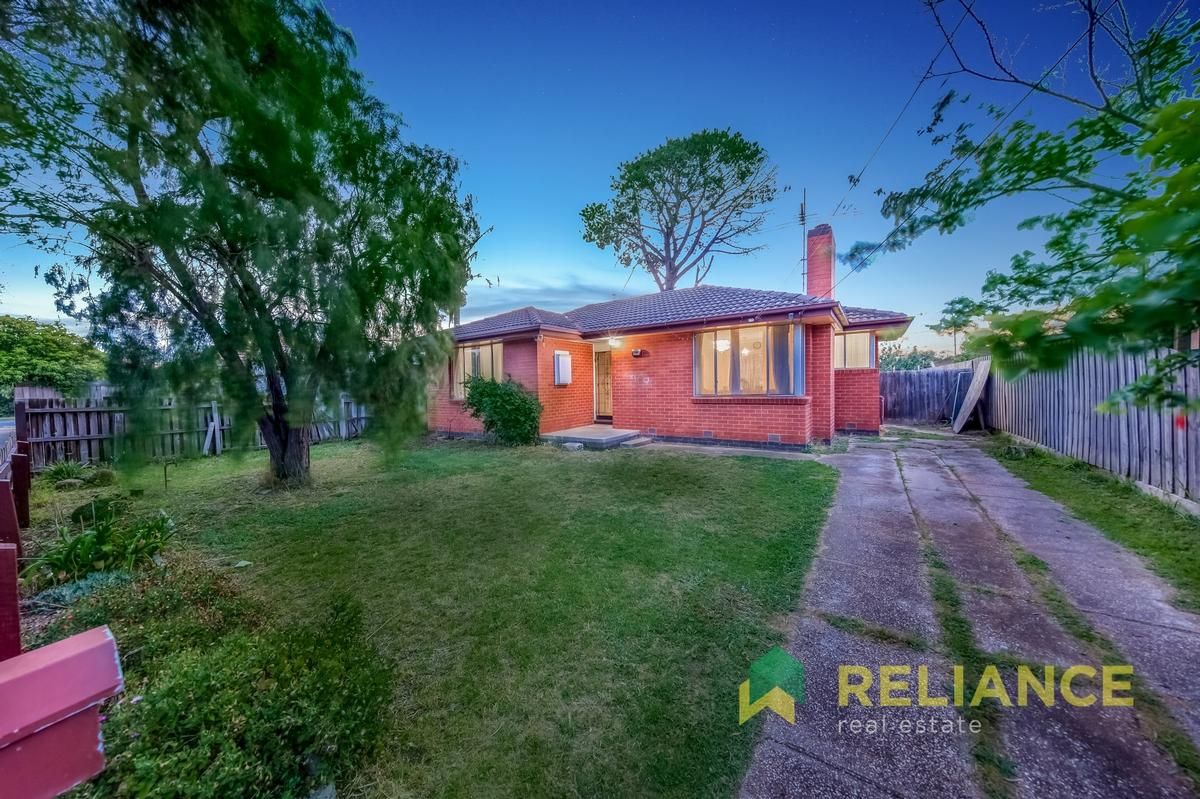 24 Connel Drive, Melton South VIC 3338, Image 2