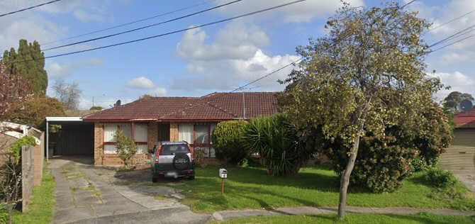 5 bedrooms House in 9 Clayton Court SPRINGVALE SOUTH VIC, 3172