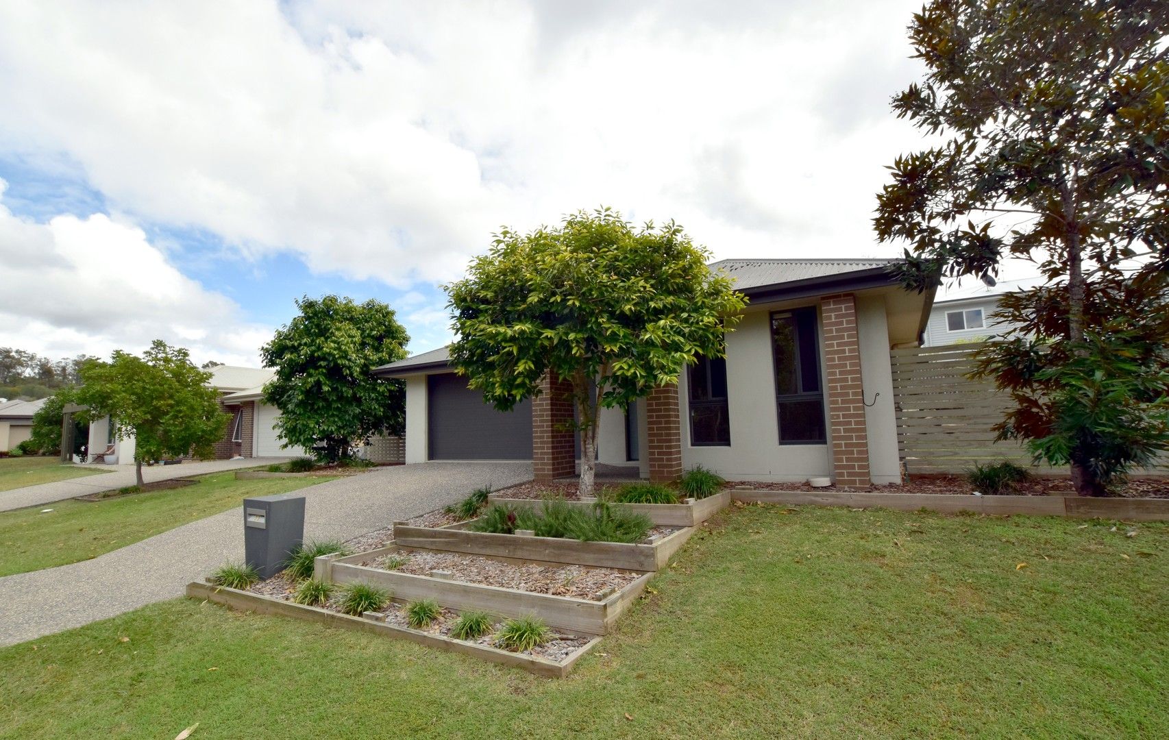 4 bedrooms House in 23 Lilyvale Esplanade BOYNE ISLAND QLD, 4680