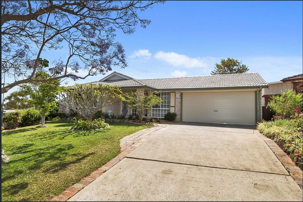 3 bedrooms House in 12 Haslewood Place HINCHINBROOK NSW, 2168