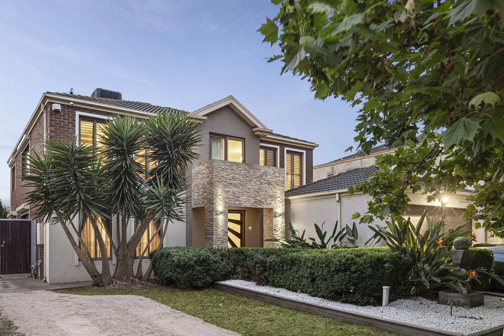 4 bedrooms House in 25 Botanic Drive HILLSIDE VIC, 3037