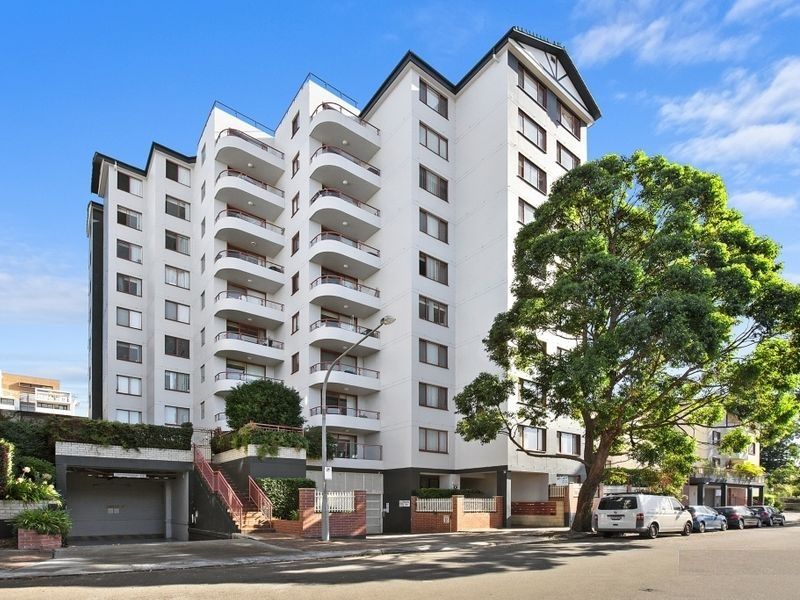 2 bedrooms Apartment / Unit / Flat in 165/208 Pacific Highway HORNSBY NSW, 2077