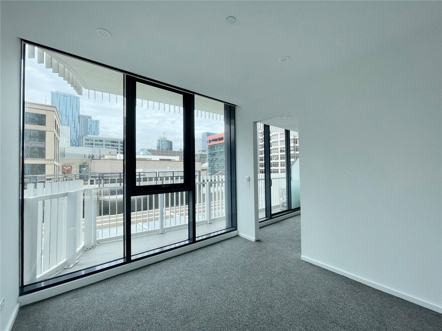 2 bedrooms Apartment / Unit / Flat in 1104/560 Lonsdale Street MELBOURNE VIC, 3000
