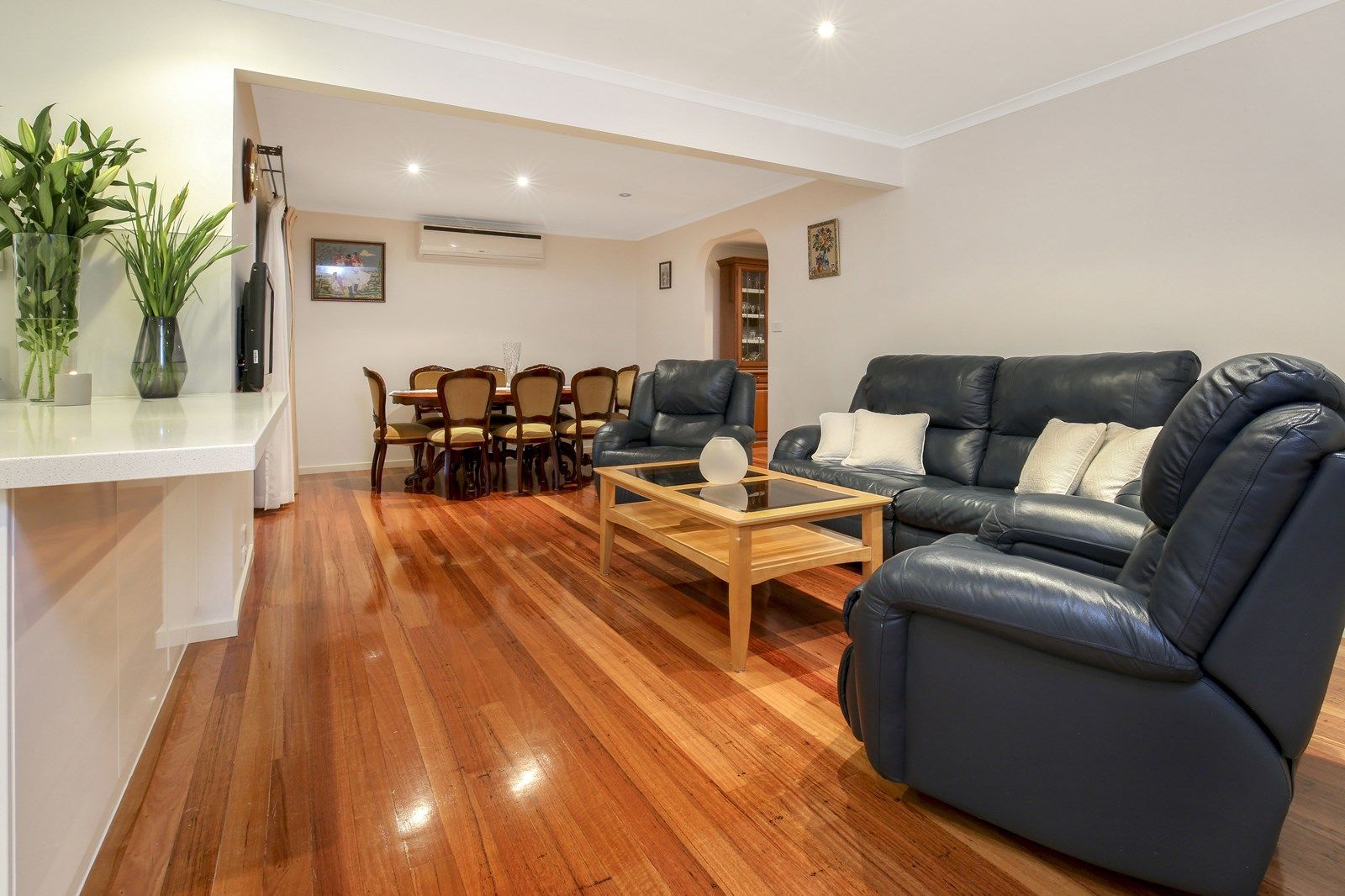 14 John Hunter Court, Mill Park VIC 3082, Image 2