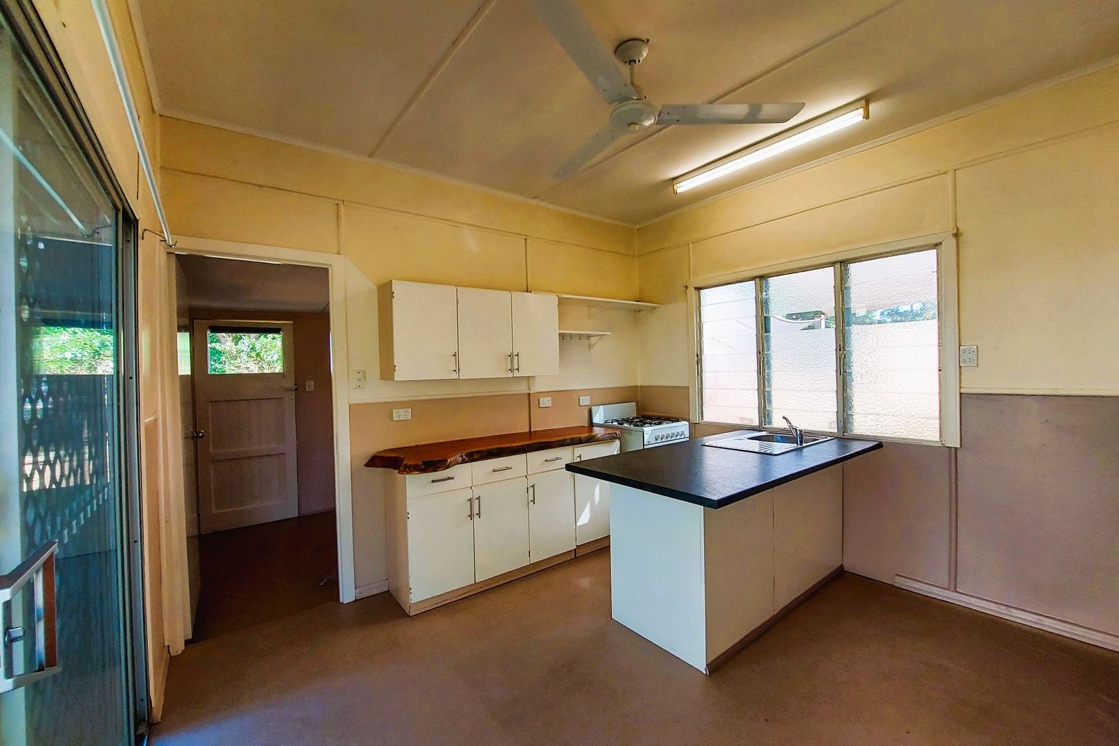 87 Butler Street, Mount Isa QLD 4825, Image 2