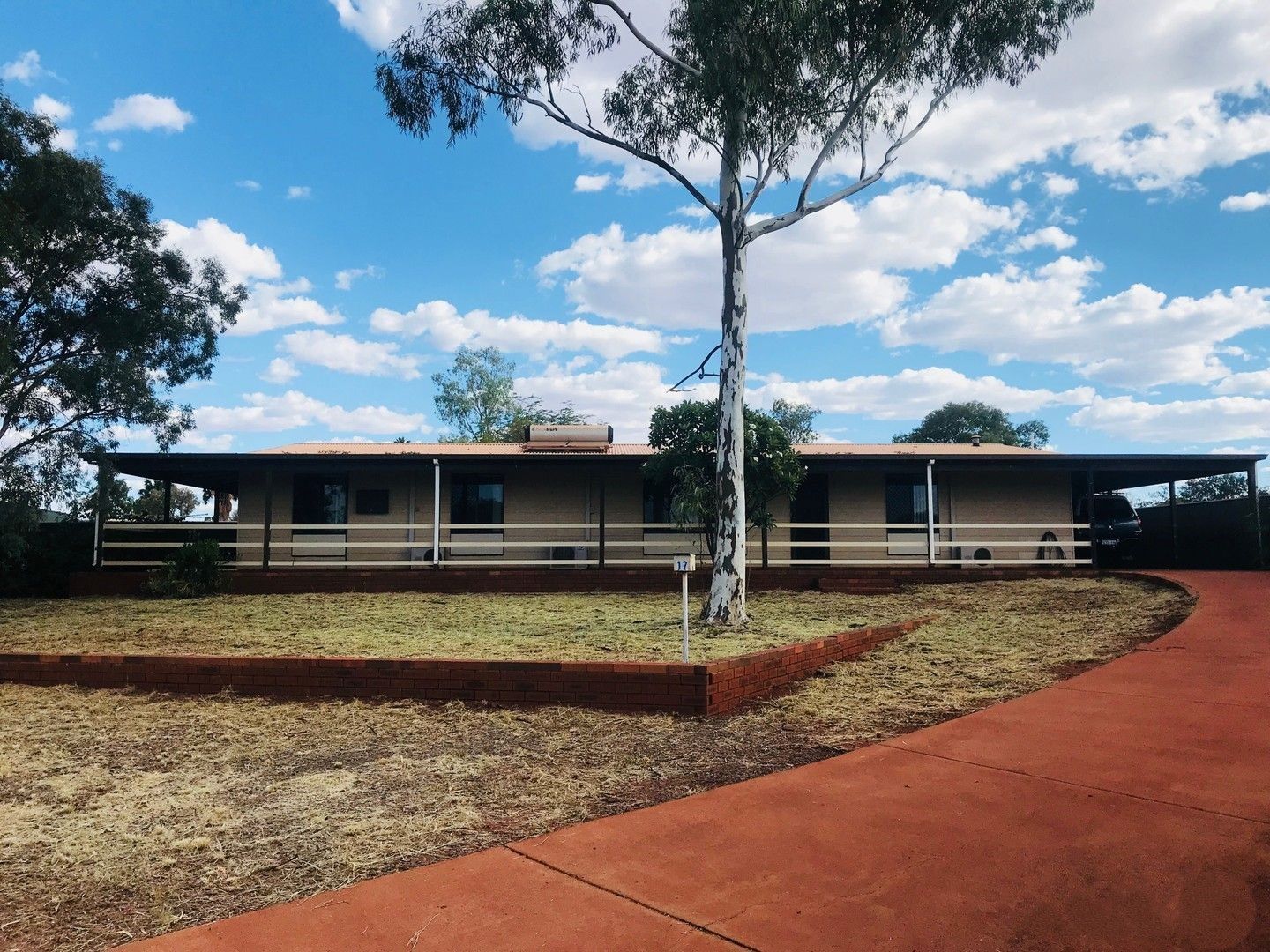 4 bedrooms House in 17 Kirrang Place NEWMAN WA, 6753