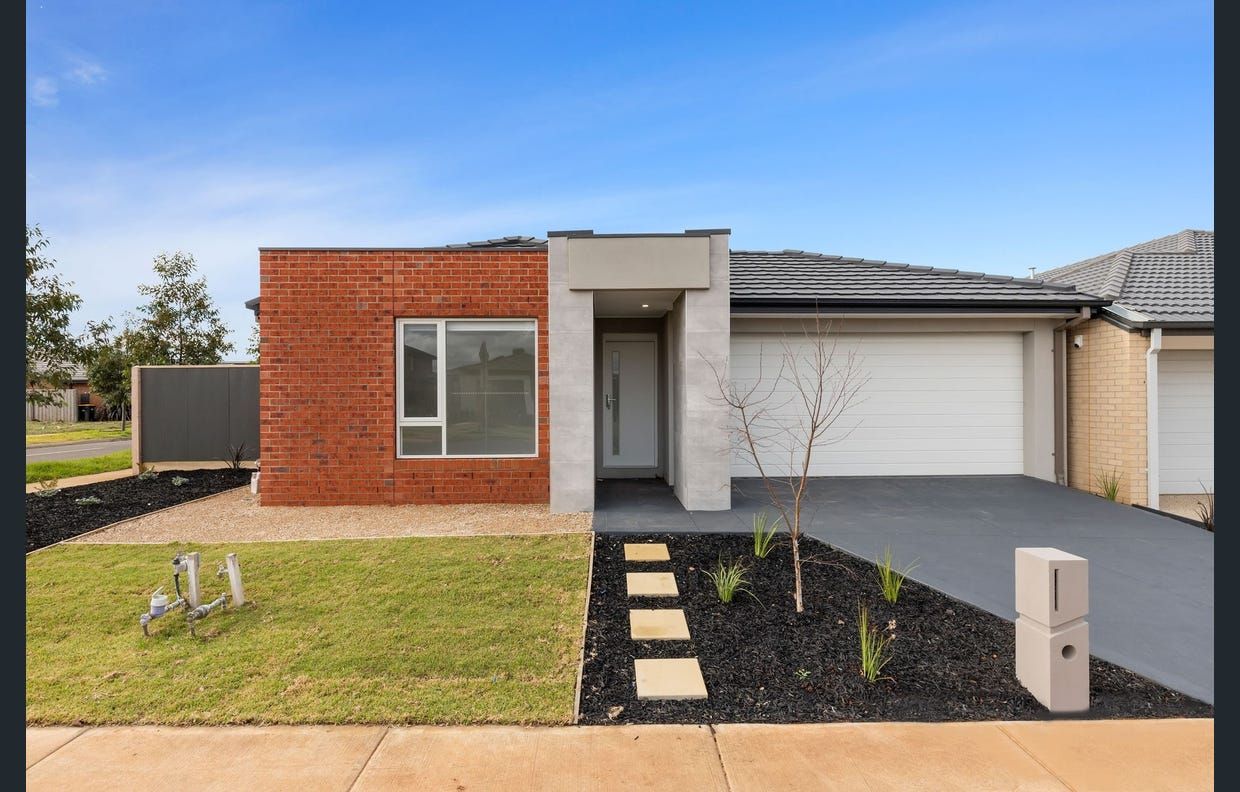 39 Wiltshire Boulevard, Thornhill Park VIC 3335