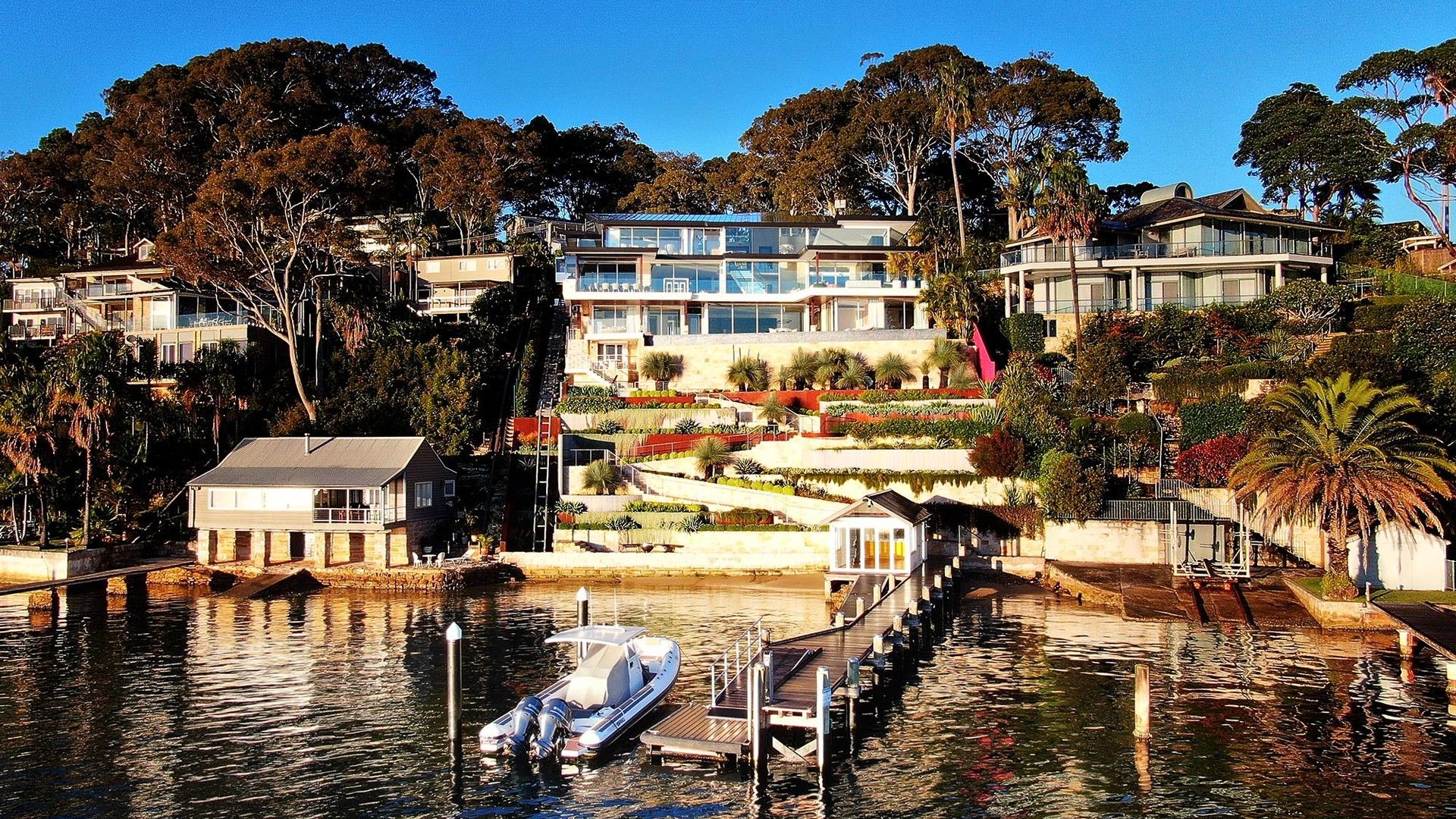 6 bedrooms House in 6 Cabarita Road AVALON BEACH NSW, 2107