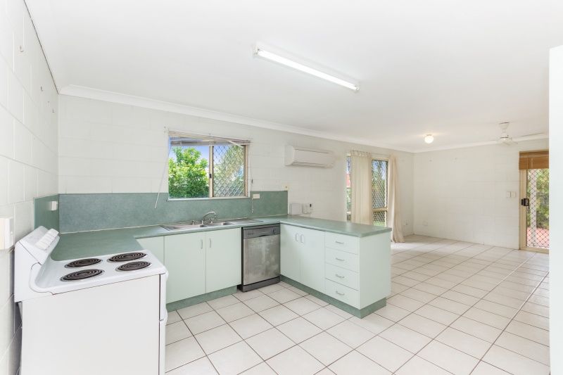 2/23 Somer St, Hyde Park QLD 4812, Image 2