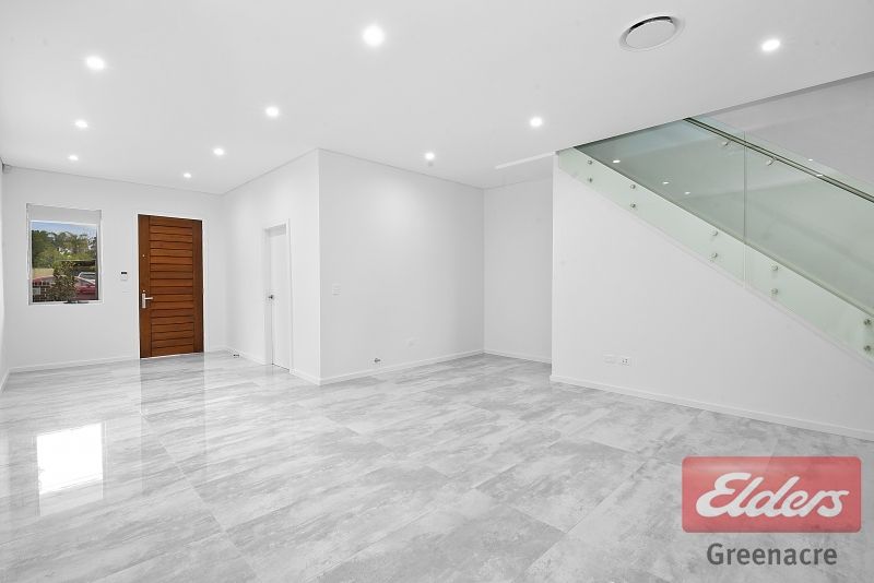 1a Cardigan Road, Greenacre NSW 2190, Image 2