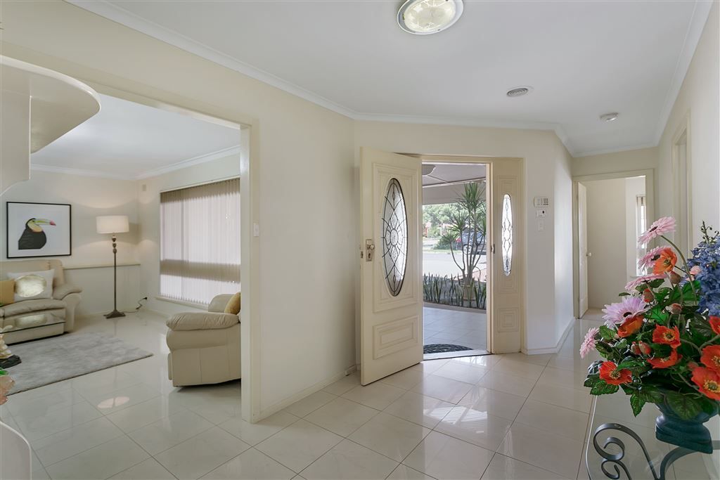 16 Glover Avenue, Pooraka SA 5095, Image 2