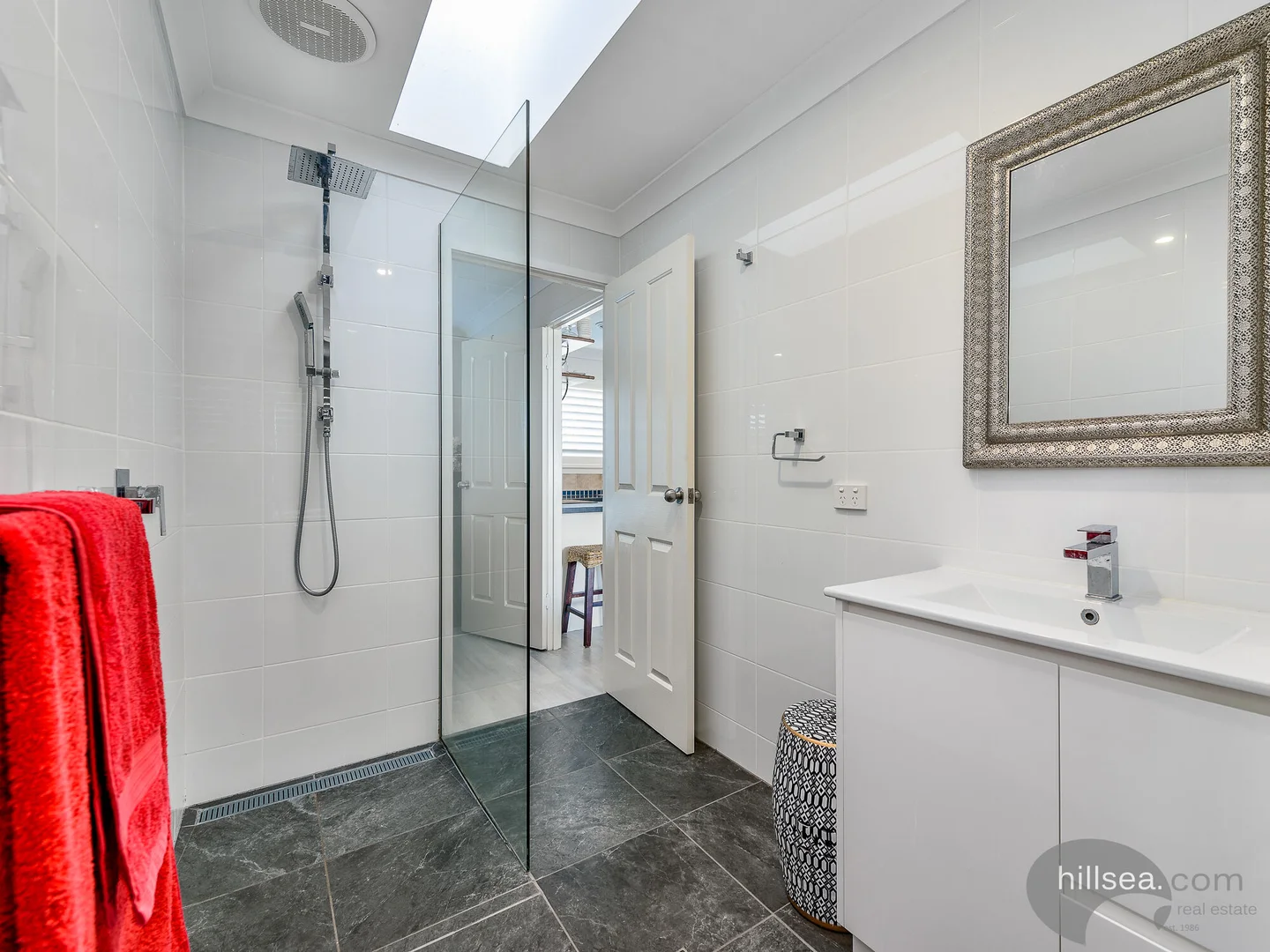 Additional image 7 of 2/2 Warrie Close, Paradise Point QLD 4216