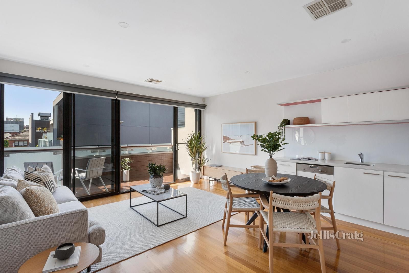 2 bedrooms Townhouse in 13/4 Little Buckingham Street RICHMOND VIC, 3121