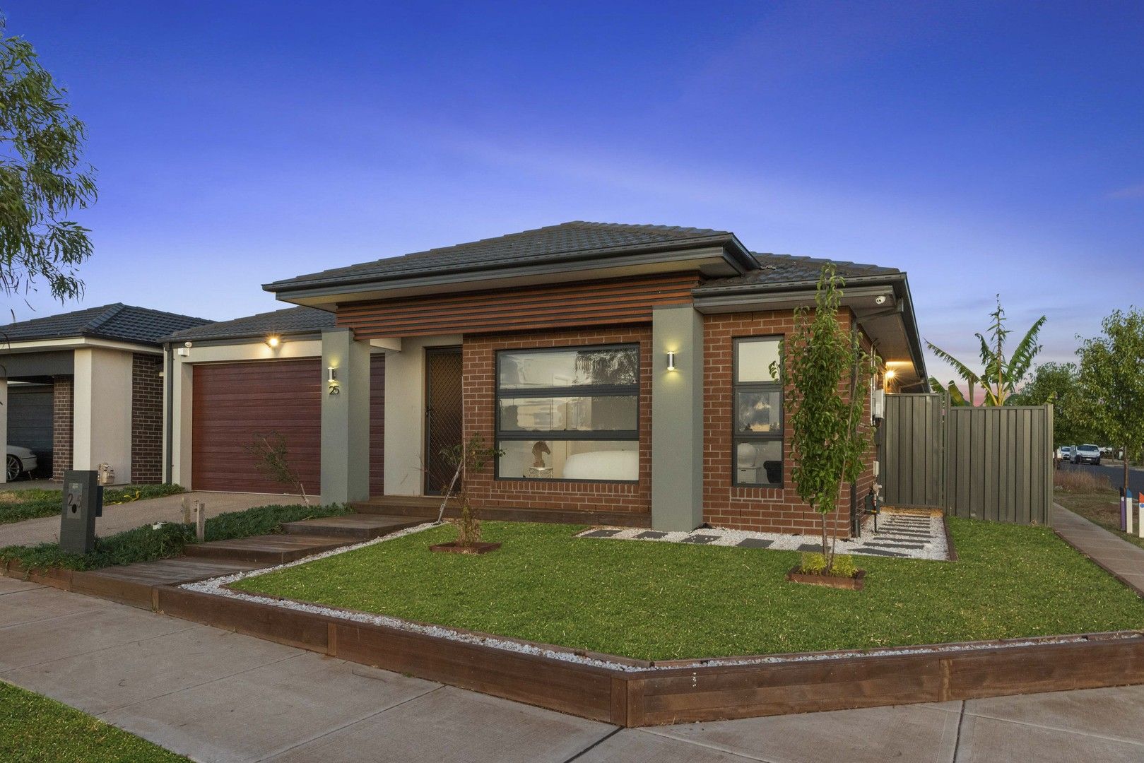 4 bedrooms House in 25 Azadi Crescent STRATHTULLOH VIC, 3338