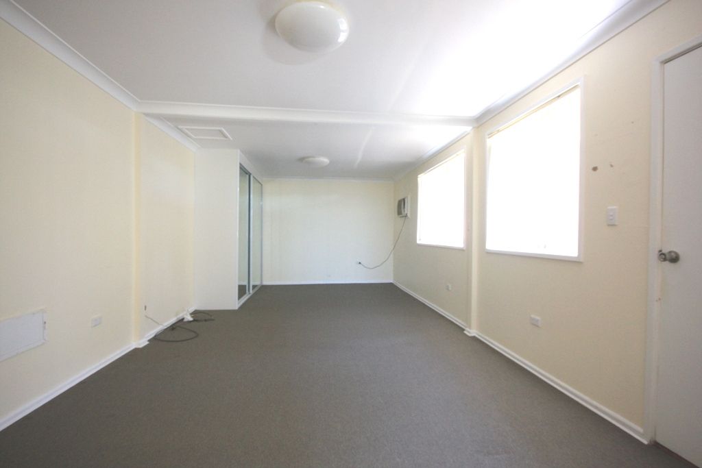138B Campbellfield Avenue, Bradbury NSW 2560, Image 2