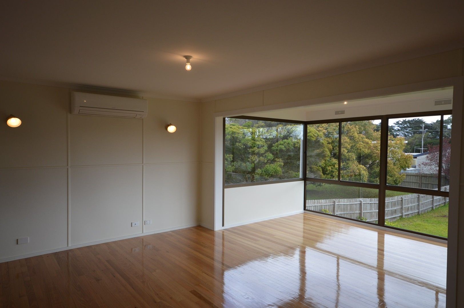 4 bedrooms House in 42 Wilkinson Street TOOTGAROOK VIC, 3941