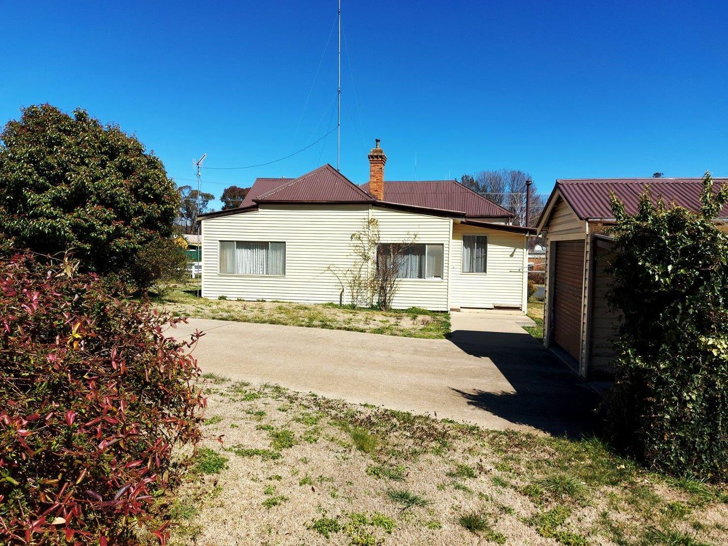 21 Salisbury Street, Uralla NSW 2358 Domain