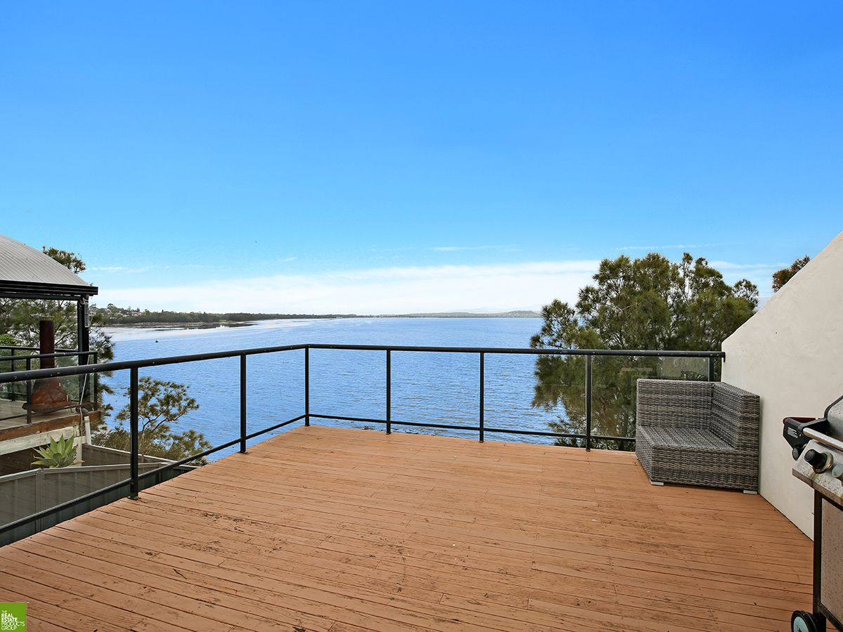 1/33 Northcliffe Drive, Lake Heights NSW 2502, Image 2