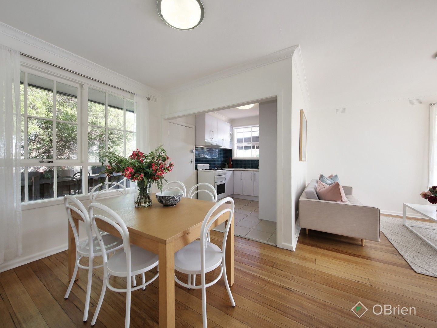 2 bedrooms Apartment / Unit / Flat in 6/4 Waverley Road CHADSTONE VIC, 3148