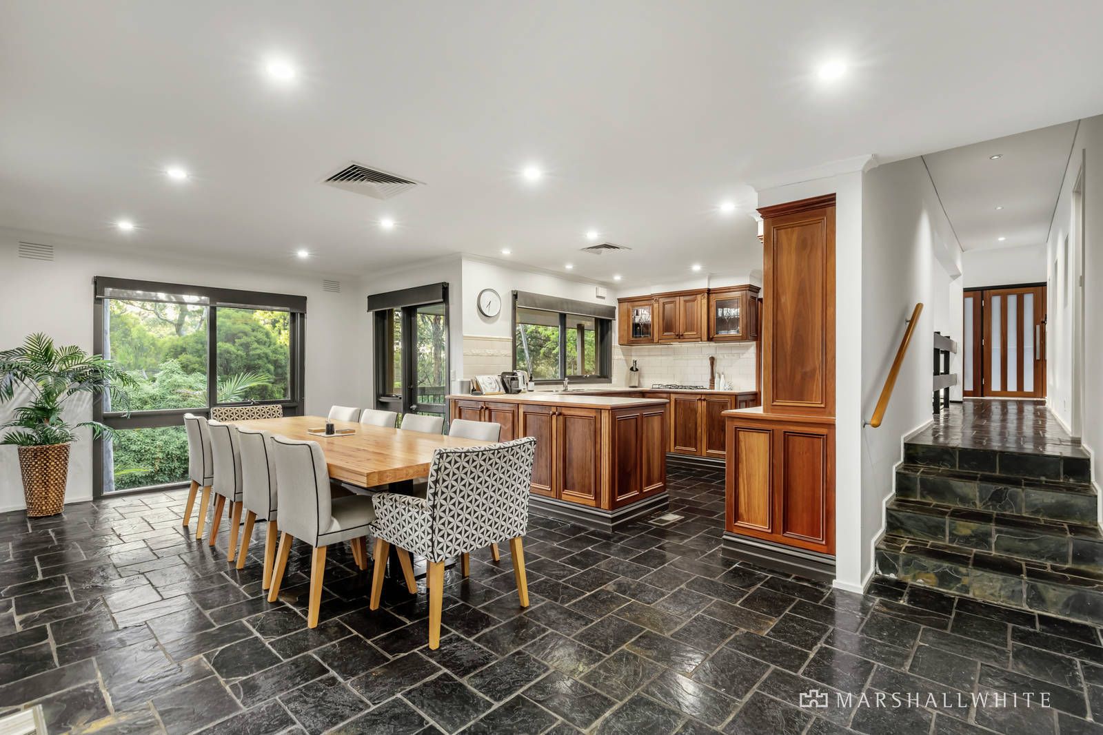 9 Paddys Lane, Park Orchards VIC 3114, Image 2