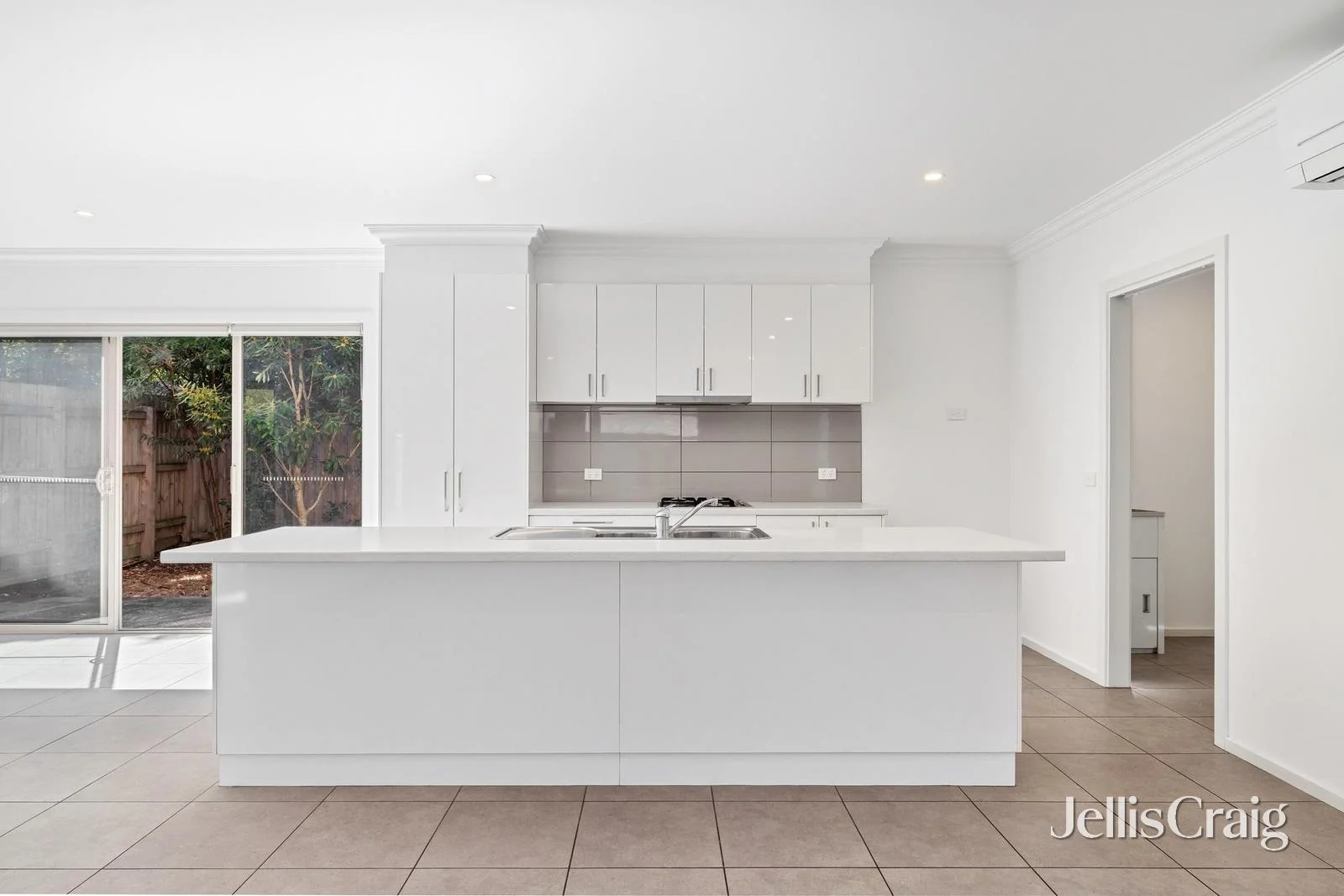 Additional image 4 of 2/24 Vinter Avenue, Croydon VIC 3136