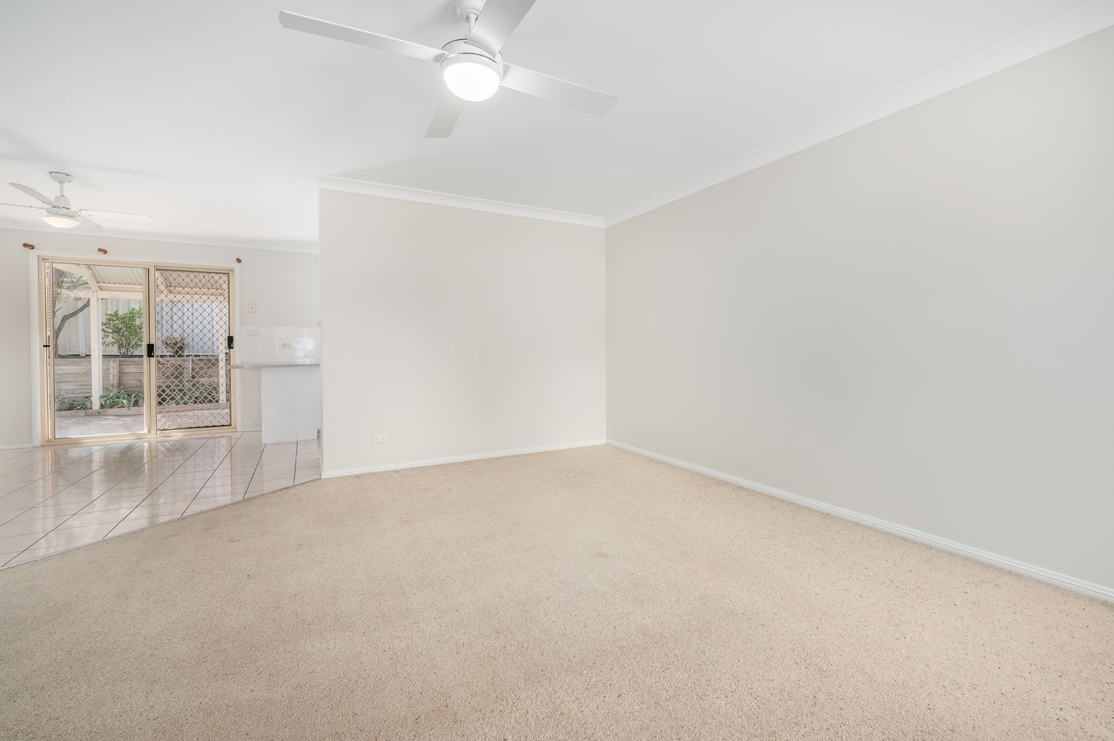 2/11 Richards Avenue, Singleton NSW 2330, Image 2