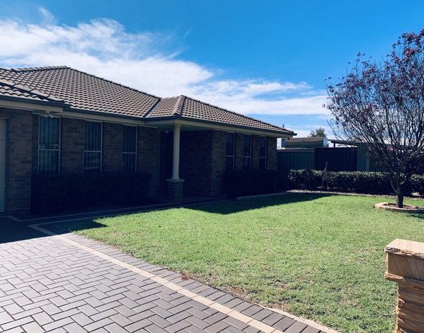 20 Peel Place, Dubbo NSW 2830