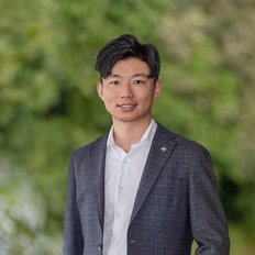 Shaun Wang, Sales representative