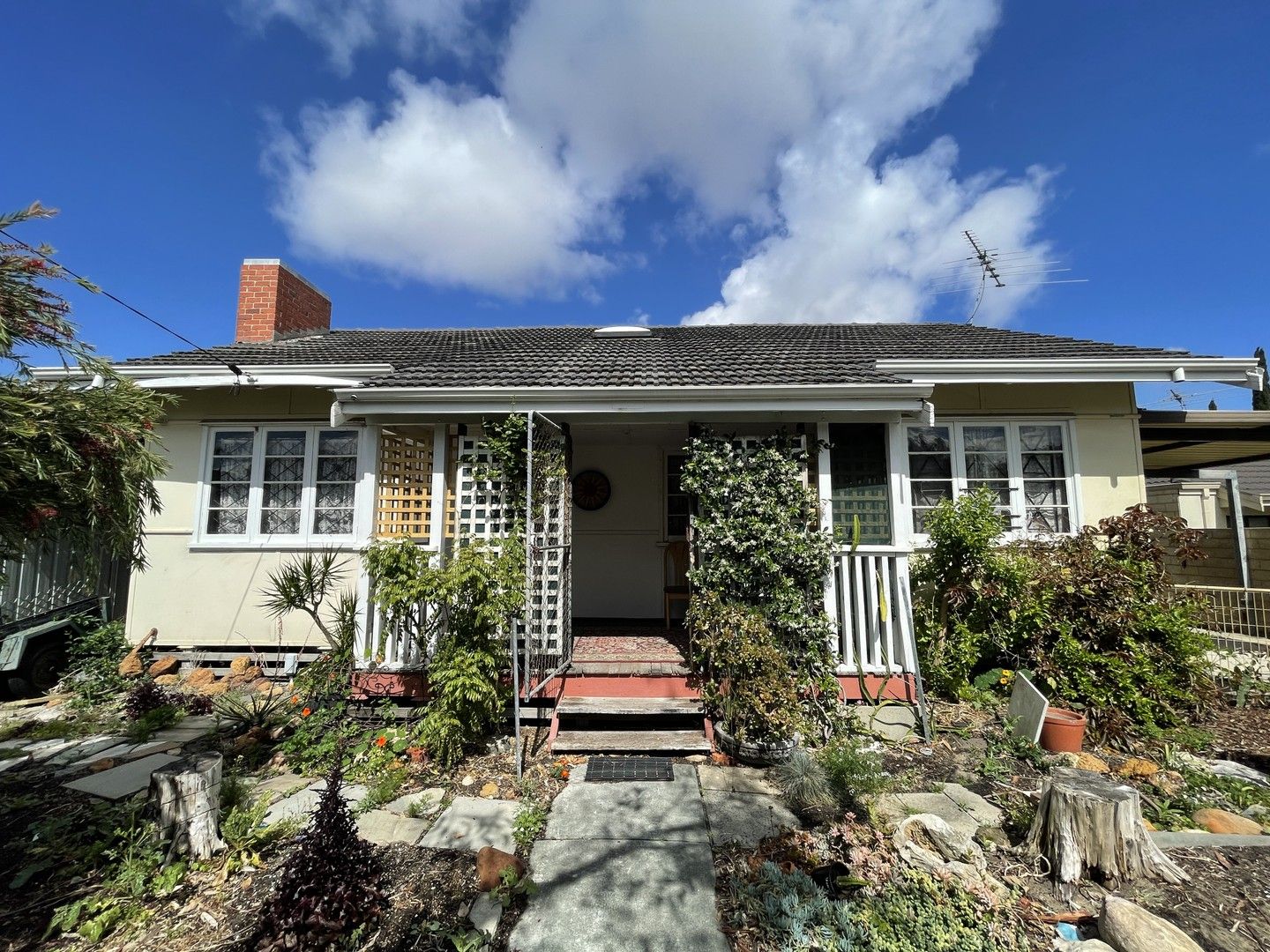 3 bedrooms House in 37 Vermont Street NOLLAMARA WA, 6061