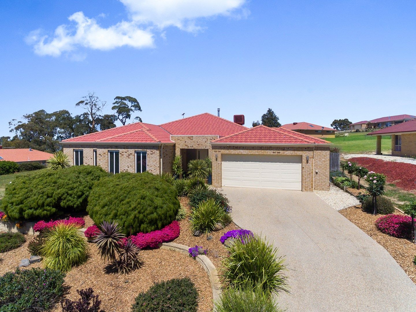 17 Aurina Drive, Hidden Valley VIC 3756, Image 0