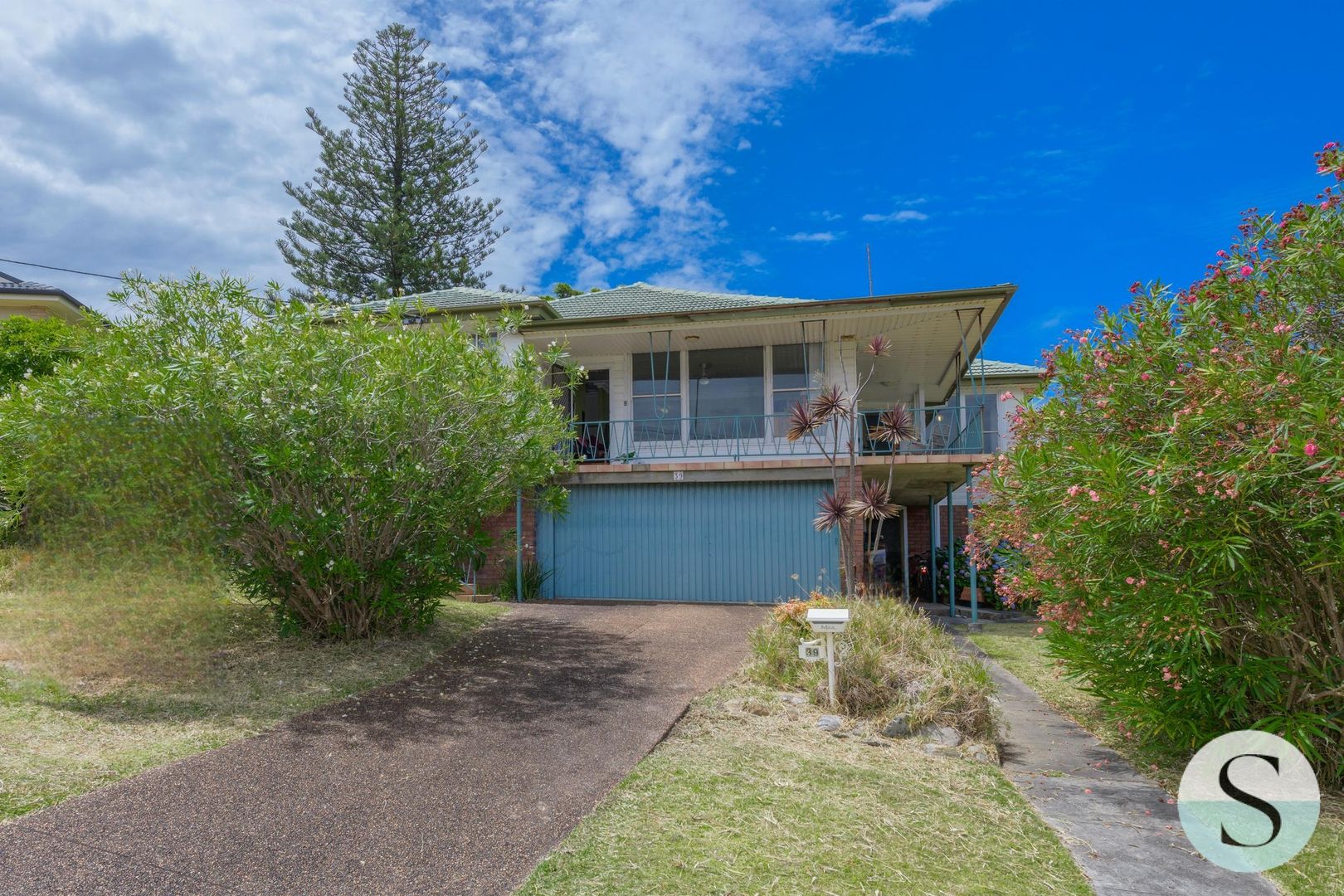 39 Ocean View Parade, Caves Beach NSW 2281, Image 2