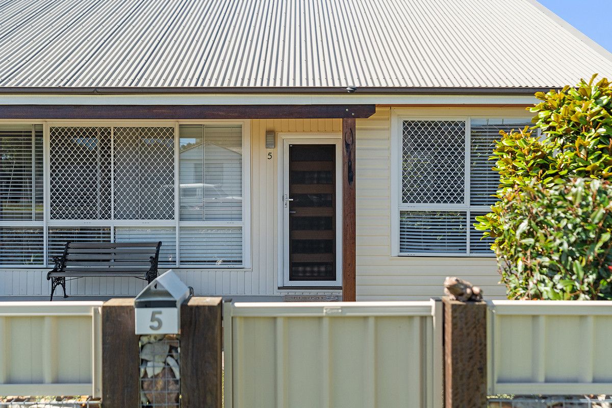 5 Florence Street, Cardiff South NSW 2285, Image 2