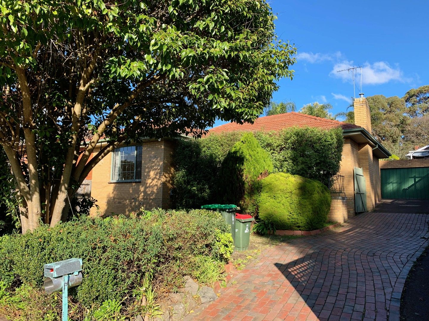 3 bedrooms House in 4 Paramount Avenue BLACKBURN SOUTH VIC, 3130