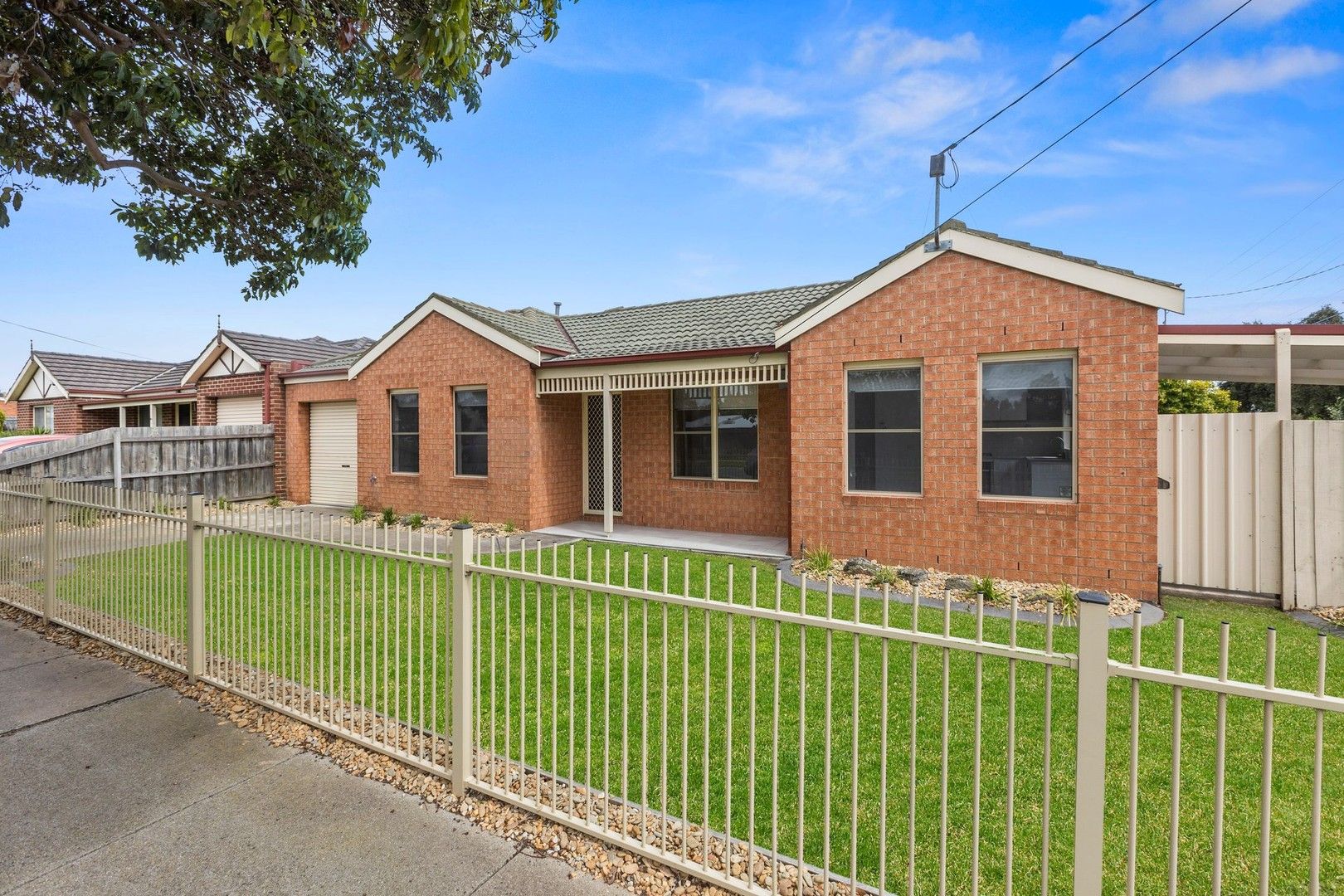 2 bedrooms Townhouse in 56 Vines Road HAMLYN HEIGHTS VIC, 3215