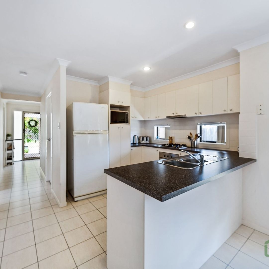 34 WYNDHAM CIRCUIT, Holmview QLD 4207, Image 2