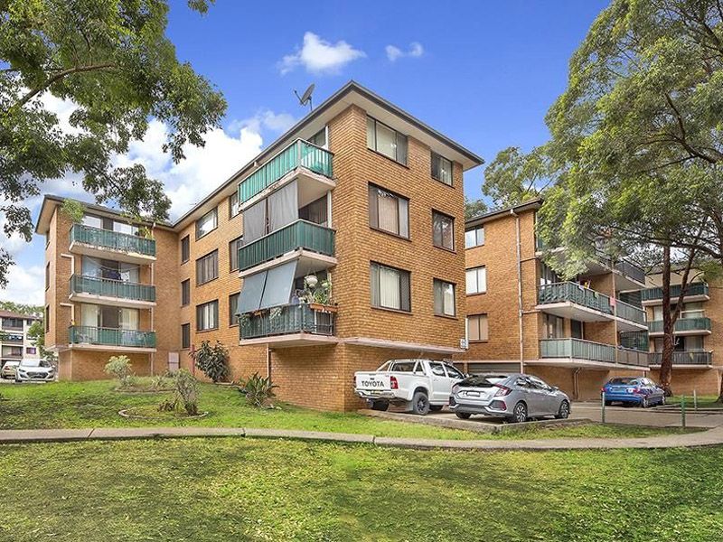 2 bedrooms Apartment / Unit / Flat in 132 Moore Street LIVERPOOL NSW, 2170