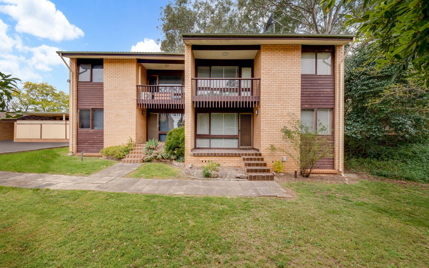 14/2 Whipbird Avenue, Ingleburn NSW 2565