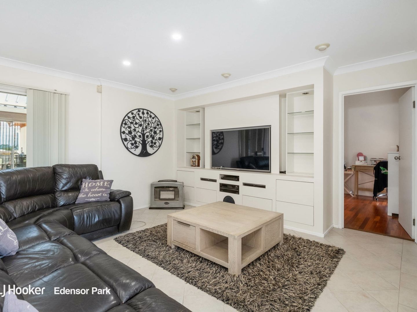 6 Bega Place, Bossley Park NSW 2176, Image 1