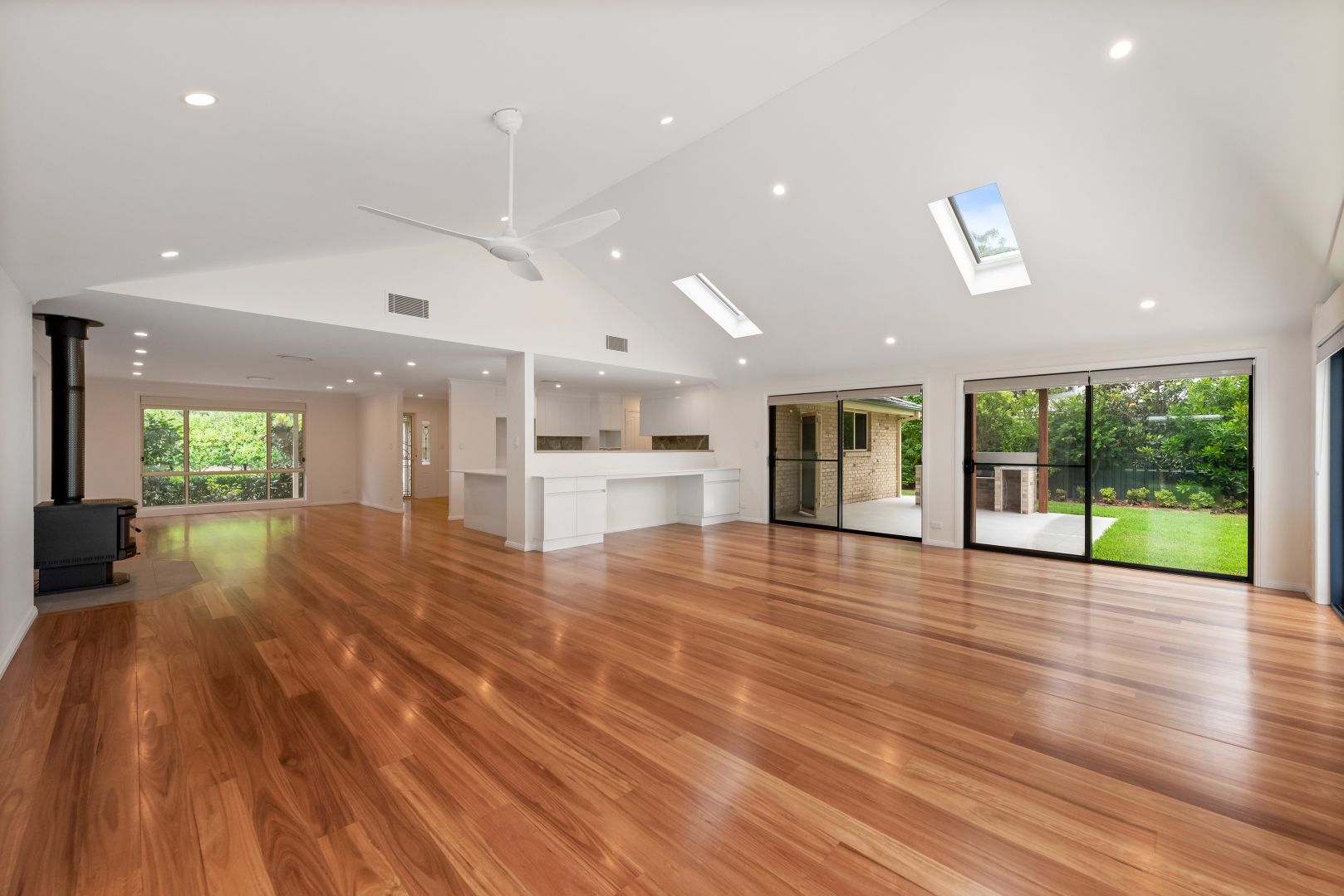 15 Lakeside Way, Lake Cathie NSW 2445 House For Rent Domain