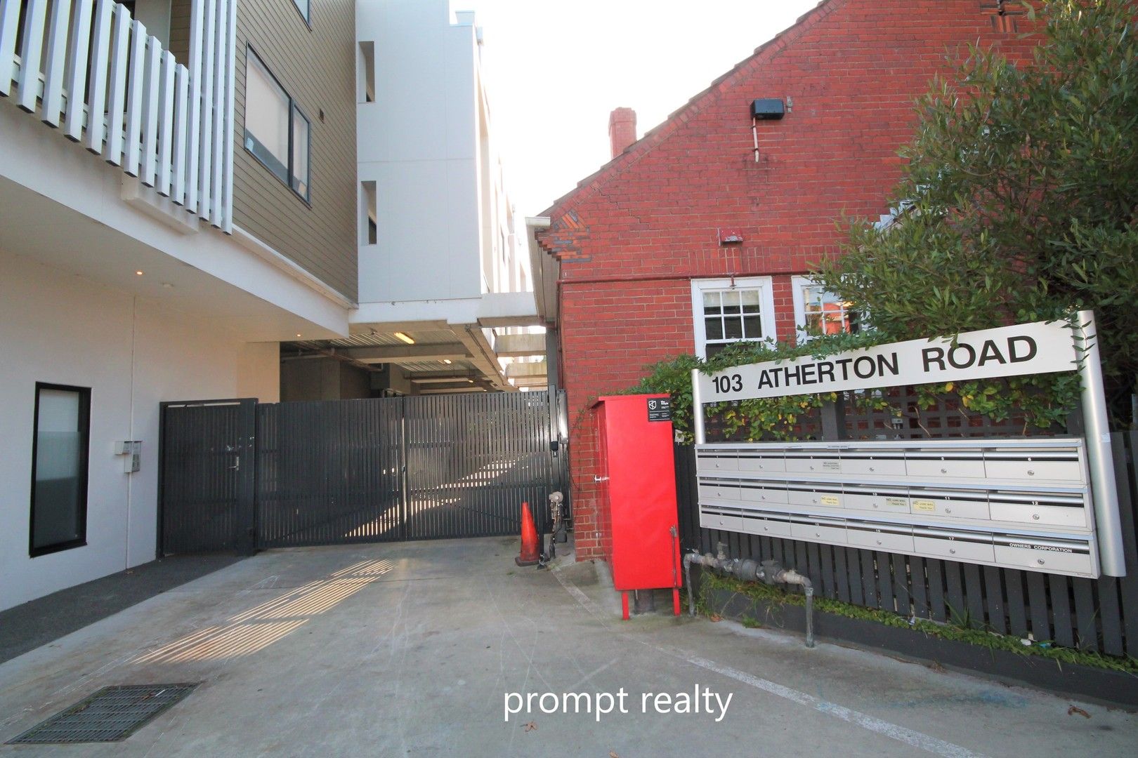 2 bedrooms Apartment / Unit / Flat in 14/103 Atherton Rd OAKLEIGH VIC, 3166