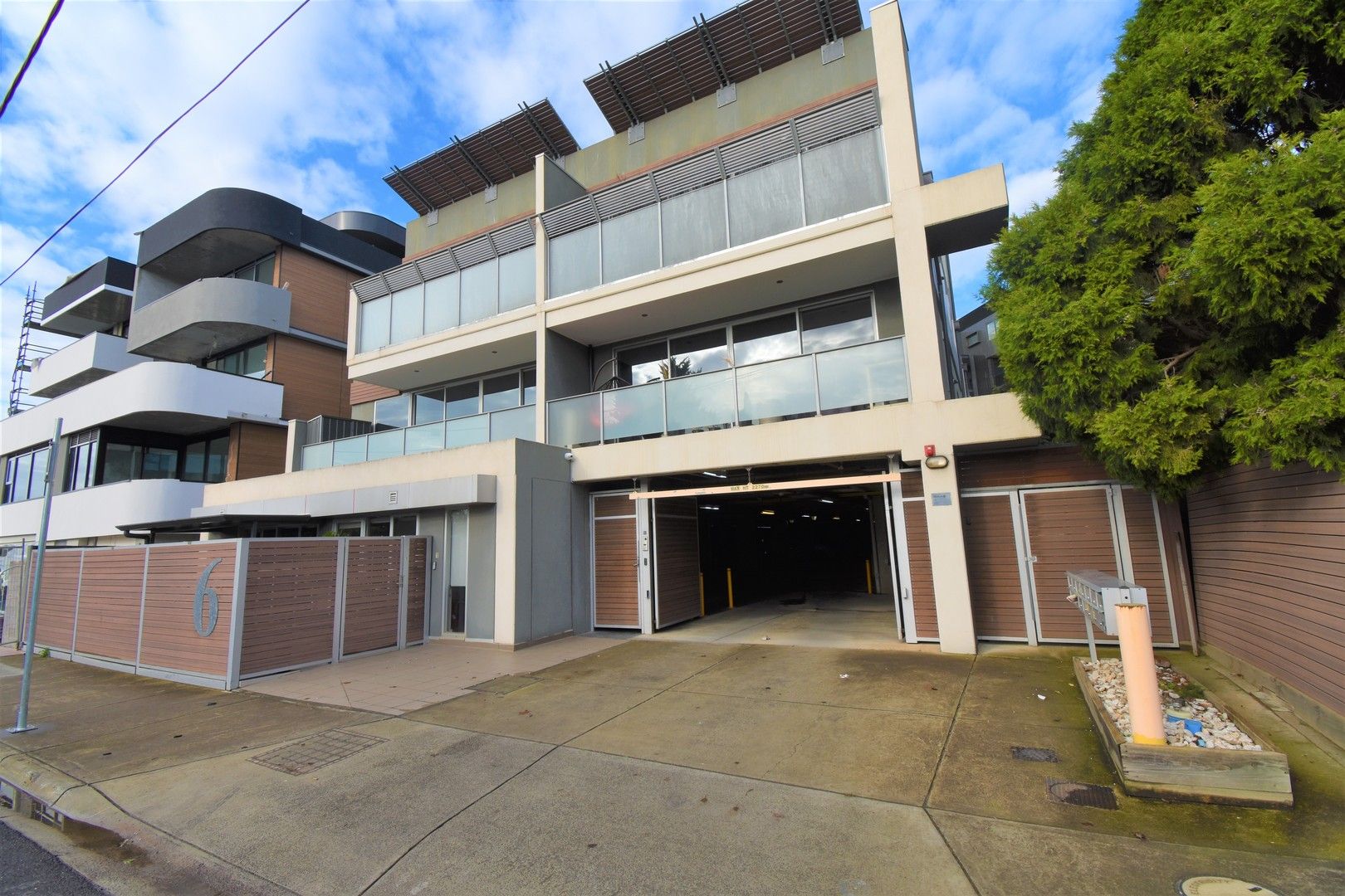 2 bedrooms Apartment / Unit / Flat in 6/6 Sturt Street ESSENDON VIC, 3040